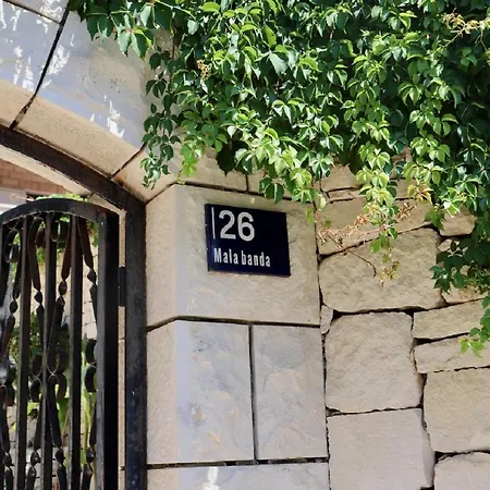 Vila Bella - *